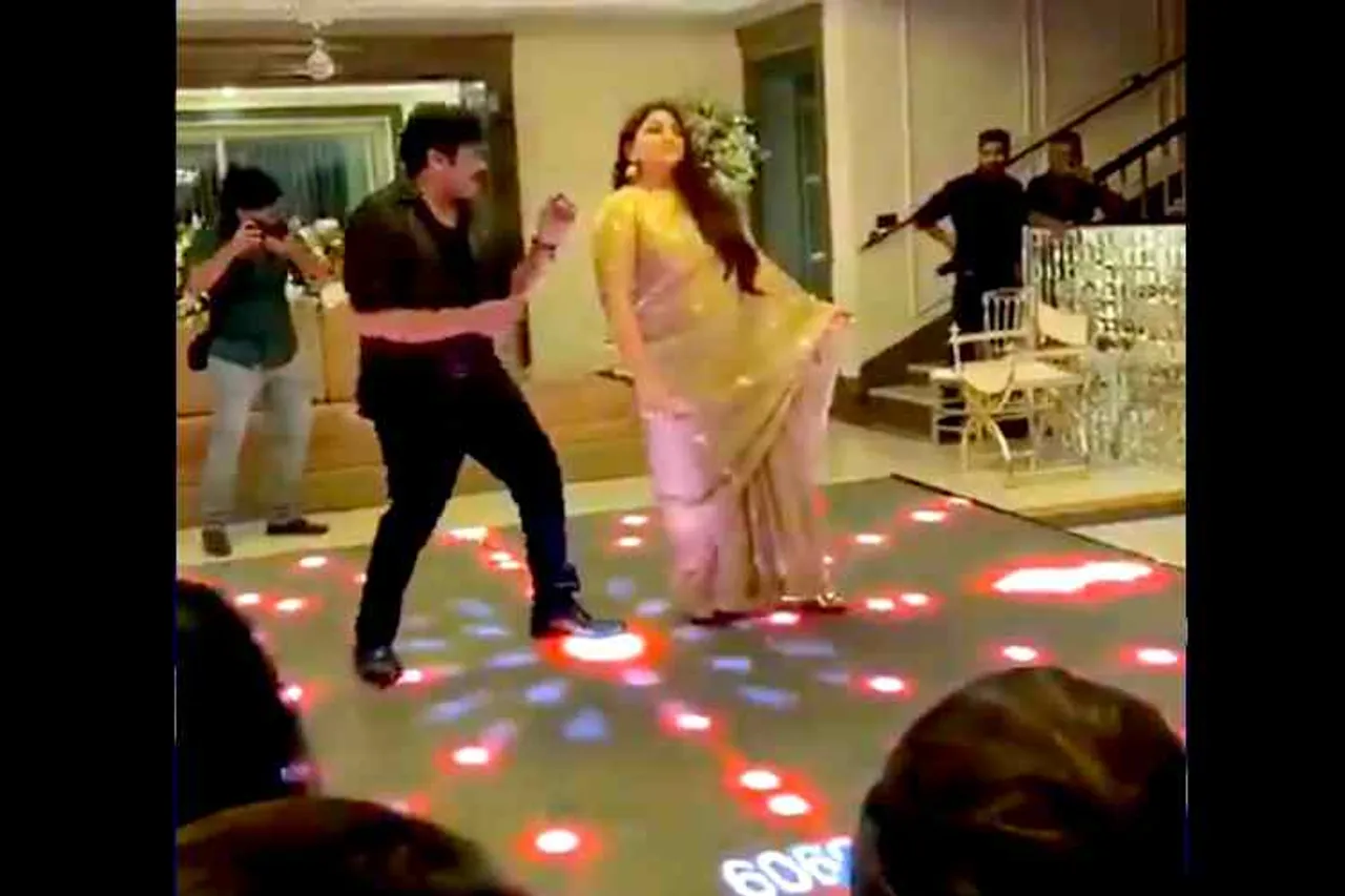 Actress Kushboo, Kushboo dance with Chiranjeevi, Kushboo mass dance in 80s starred reunion, 1980s cinema stars reunion, 80-கள் நடிர்கள் சந்திப்பு, குஷ்பு மாஸ் டான்ஸ், சிரஞ்சீவியுடன் குஷ்பு மாஸ் டான்ஸ், ஹே பாப்பா ஹே பாப்பா, Kushboo mass dance with chiranjeevi, 1980s south indian cinema stars reunion, south indian cinema stars, Chiranjeevi, Nagarjuna, Kushboo, Mohanlal, Radhika, Suhasini