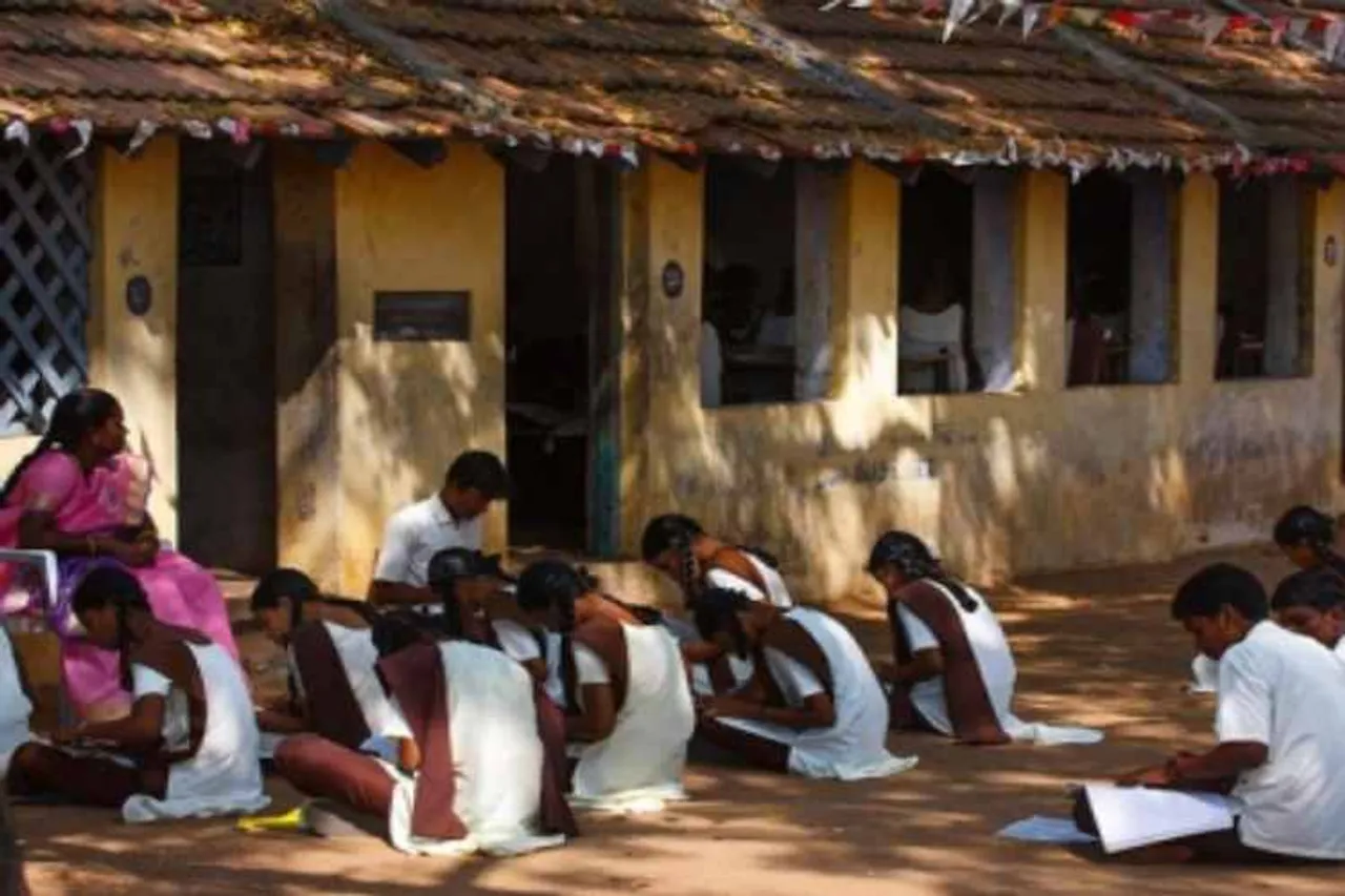 Tirupur, Government Koduvai School, alumnus, k m knitwear , subramanian, donation, alumini trust, school renovation, toilet facility
