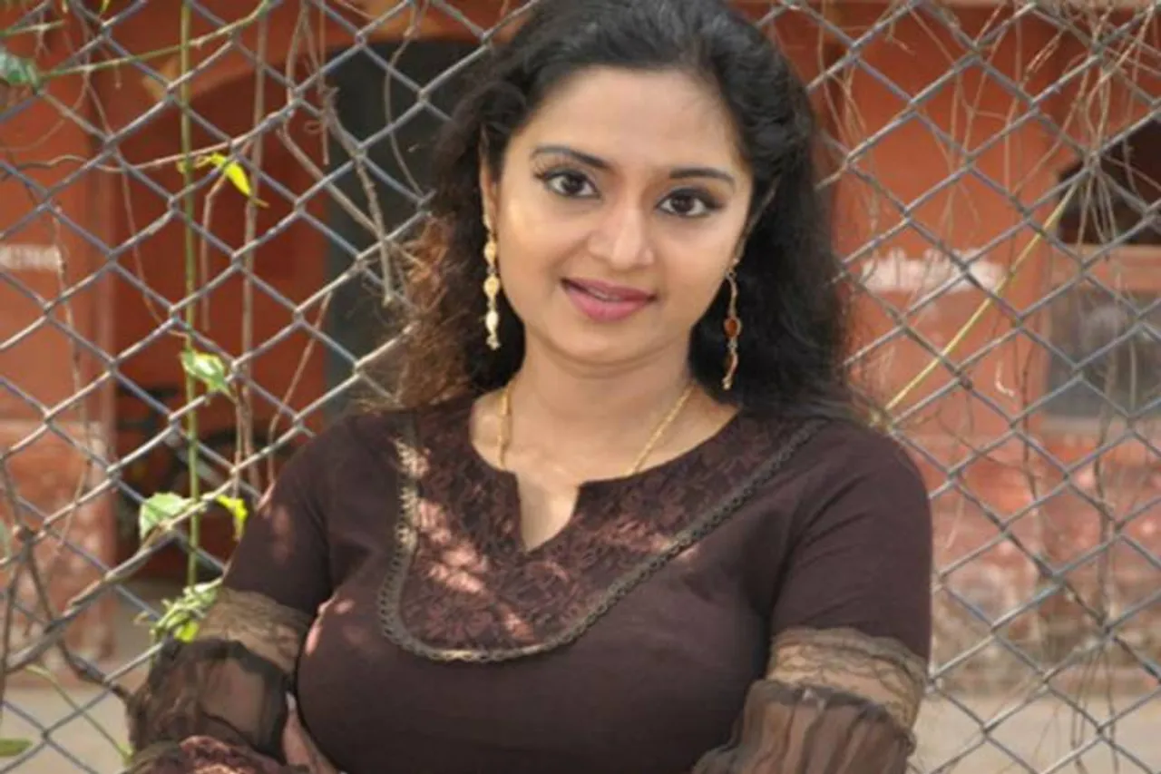 actress sharmila took treatment in chennai government hospital - அரசு மருத்துவமனையில் சிகிச்சை எடுத்த நடிகை ஷர்மிளா - பணமில்லை என வேதனை