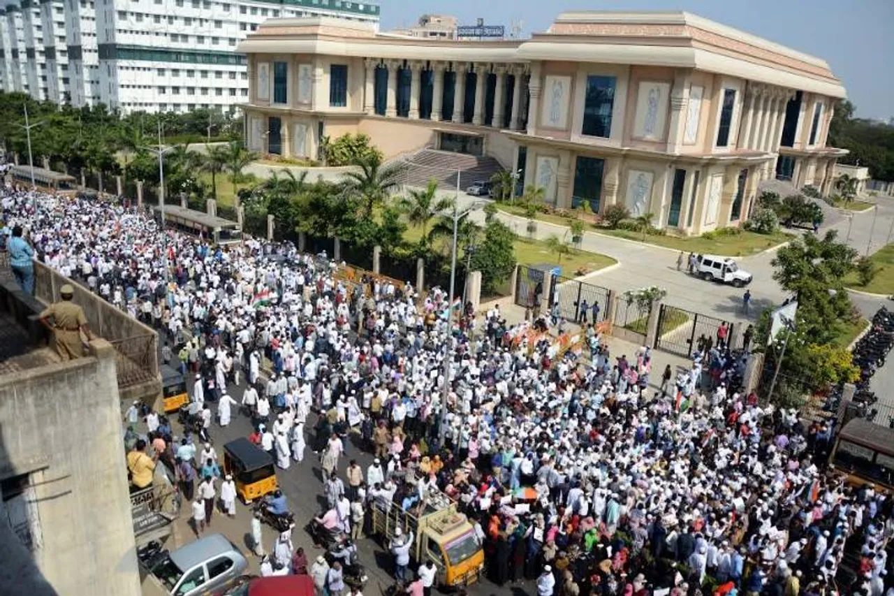 குடியுரிமை திருத்தச் சட்டத்திற்கு எதிராக பேரணி - 20,000 பேர் மீது வழக்குப்பதிவு