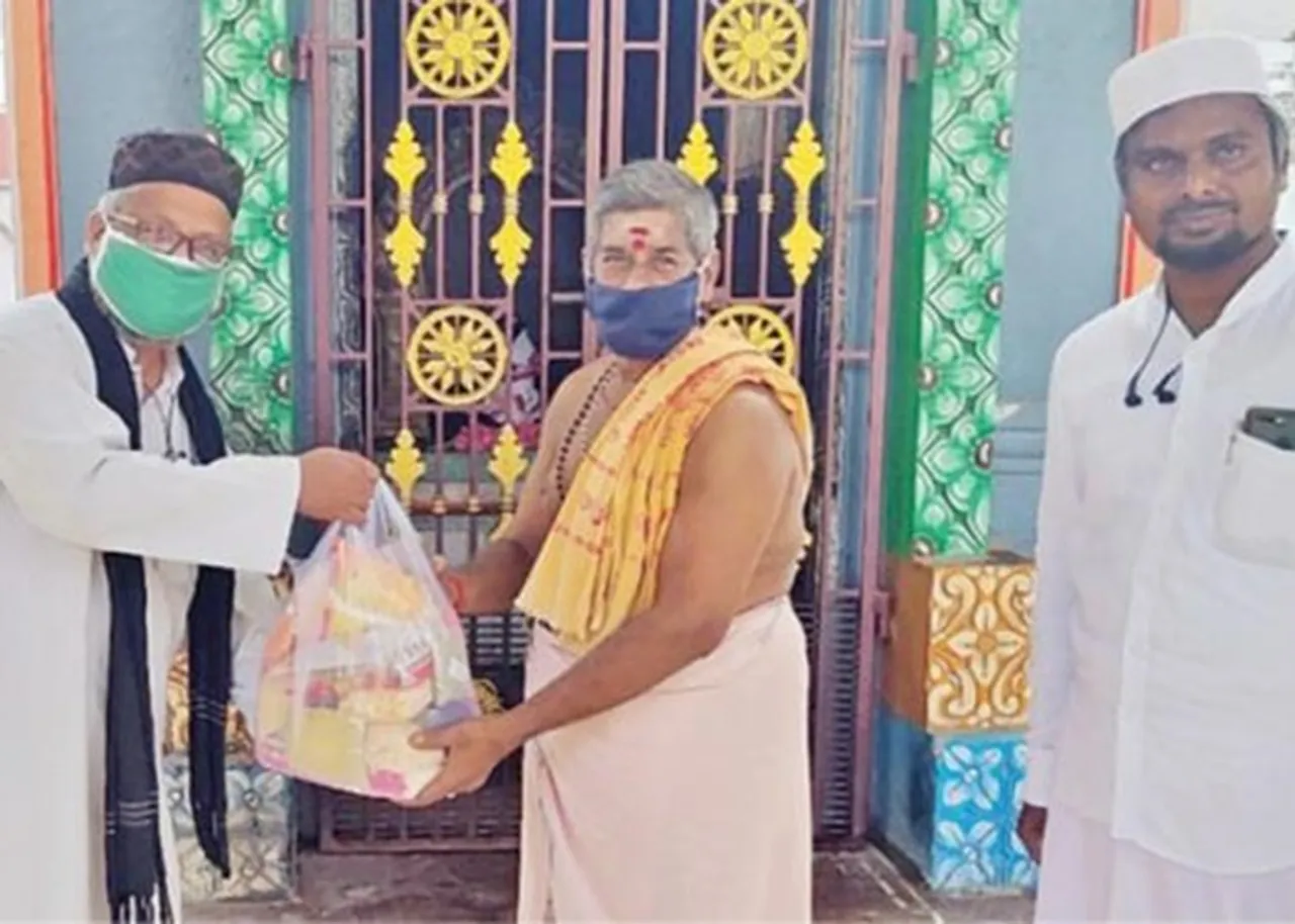 Muslim charity organization provides relief goods to Hindu temple priests Tanjore