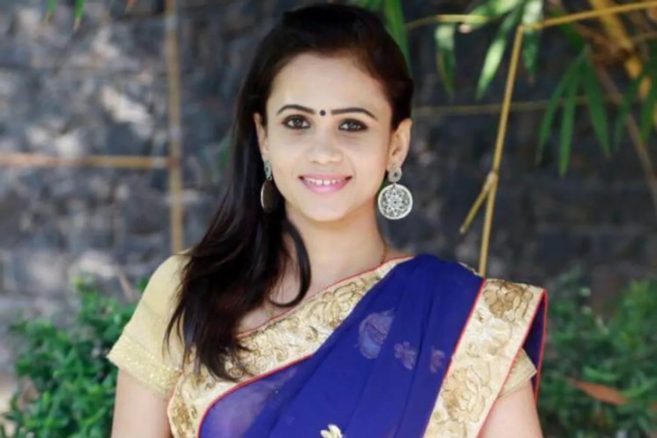 VJ Manimegalai skin tanned, manimegalai vijay tv