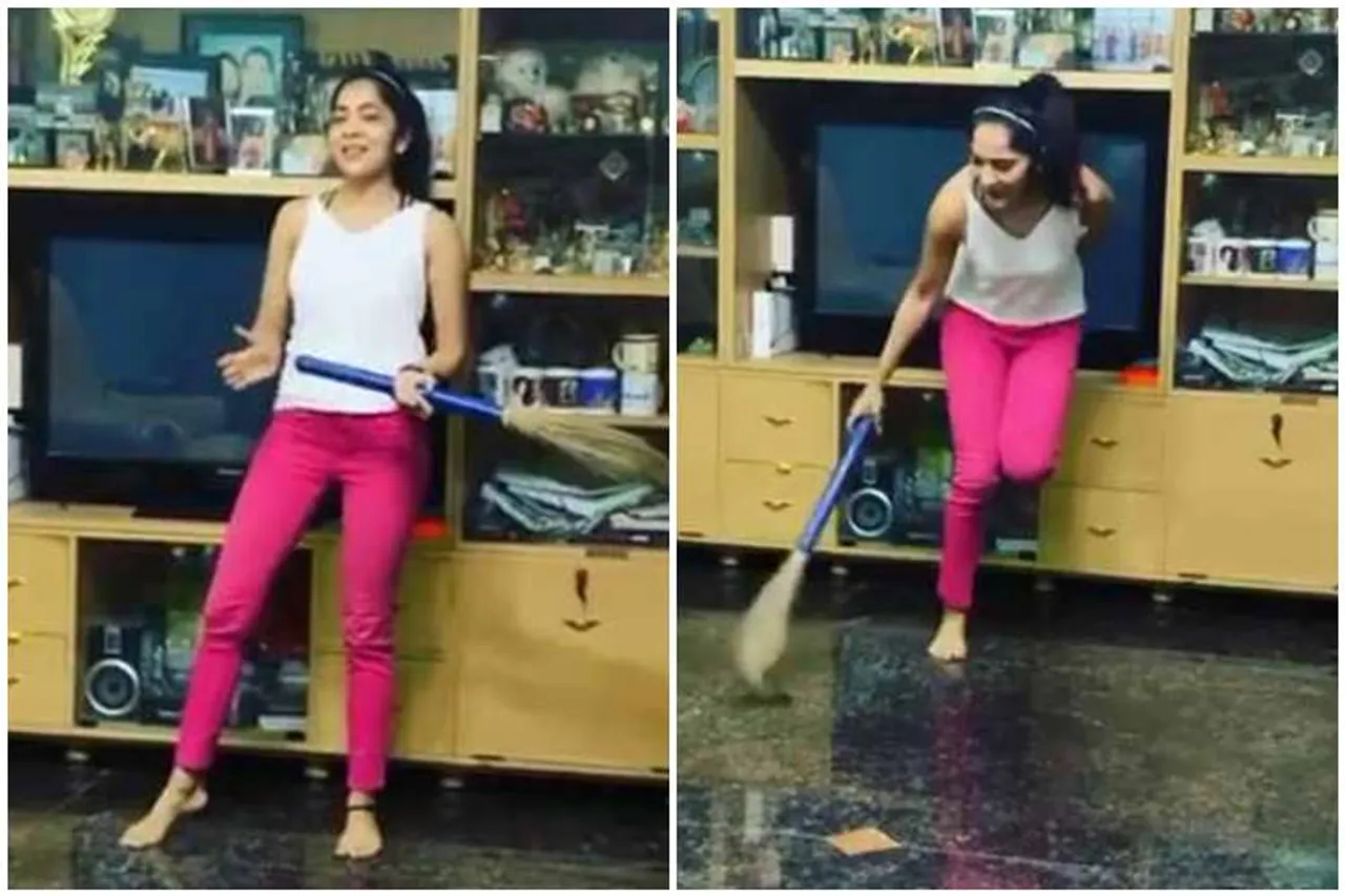 ramya vj, vj ramya dance, ramya dance for vaathi coming song, ரம்யா டான்ஸ், வாத்தி கமிங், வைரல் வீடியோ, ramya sweeping home and dancing viral video, ramya dance viral video, coronavirus, lock down, covid-19