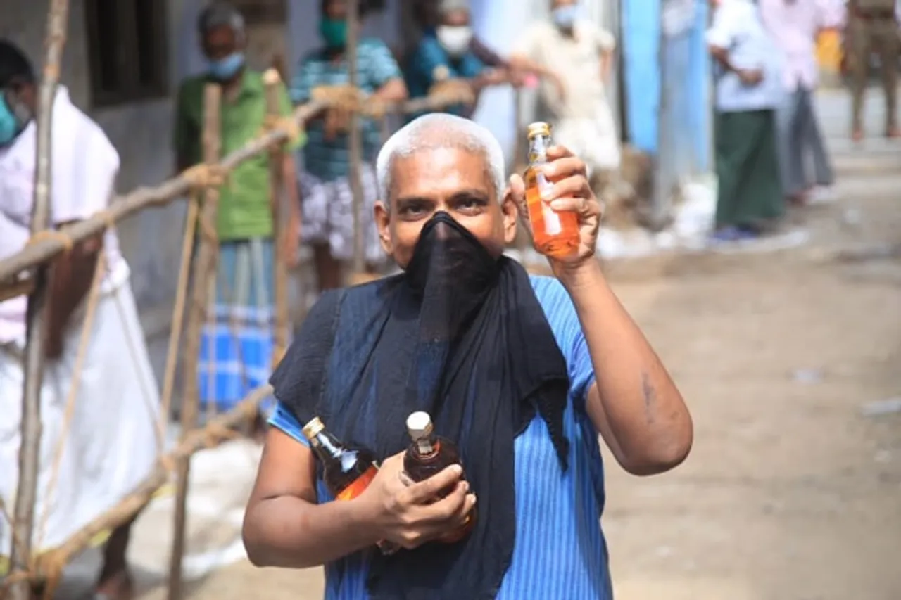 Closure of TASMAC Liquor Shops : TN government appeals supreme court for TASMAC reopening, டாஸ்மாக் கடைகள், தமிழக அரசு, மேல் முறையீடு, உச்ச நீதிமன்றம், உயர் நீதிமன்றம்