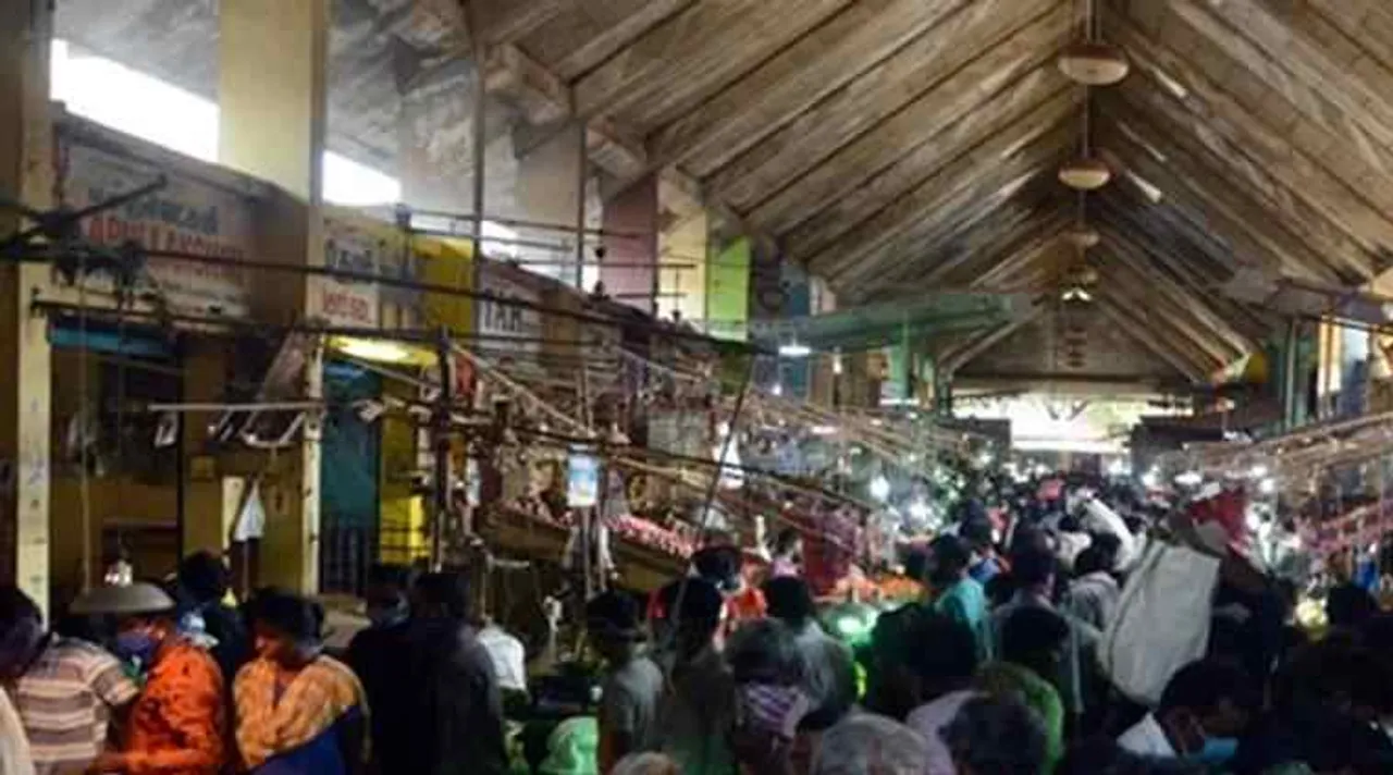 chennai koyambedu market traders meets deputy cm ops, koyambedu market traders demand to reopen koyambedu market, கோயம்பேடு மார்க்கெட், சென்னை, கோயம்பேடு மார்க்கெட் மீண்டும் திறக்கப்படுமா, வியாபாரிகள் சங்கம் கோரிக்கை, ஒபிஎஸ், deputy cm o panneer selvam, traders demand to reopen koyambedu market, coronavirus, covid-19, koyambedu vegetable market, koyambedu flower market, koyambedu fruit traders