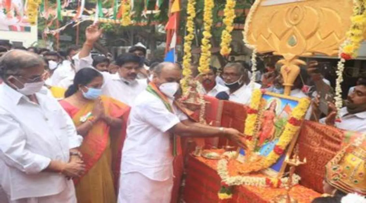 innova car for TN BJP District leader