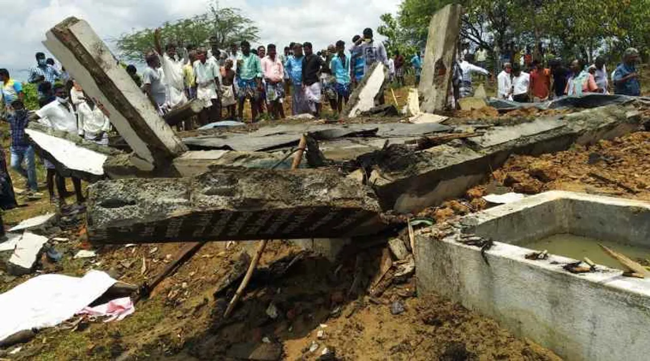 fireworks factory explosion, 7 women killed in explosion, cuddalore fireworks factory,பட்டாசு ஆலை வெடி விபத்து, 7 பெண்கள் பலி, கடலூர் மாவட்டம், காட்டுமன்னார்கோவில், குறுங்குடி, பட்டாசு ஆலை வெடி விபத்தில் 7 பேர் பலி, kattumannarkovil kurungudi fireworks factory, 7 women killed in explosion in cuddalore, tamil nadu, 4 women injuries