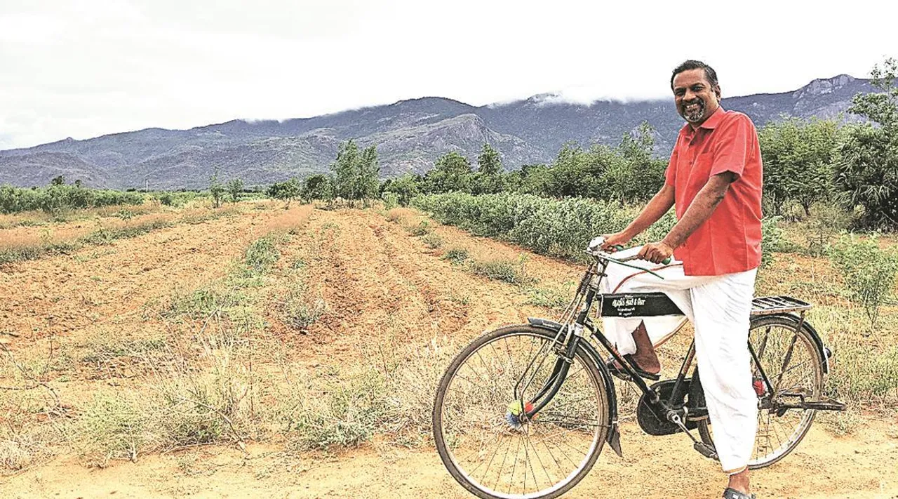 தமிழகத்தில் ஏழை குழந்தைகளுக்கு ஆசிரியரான தொழில்நுட்ப வல்லுநர் ஸ்ரீதர் வேம்பு