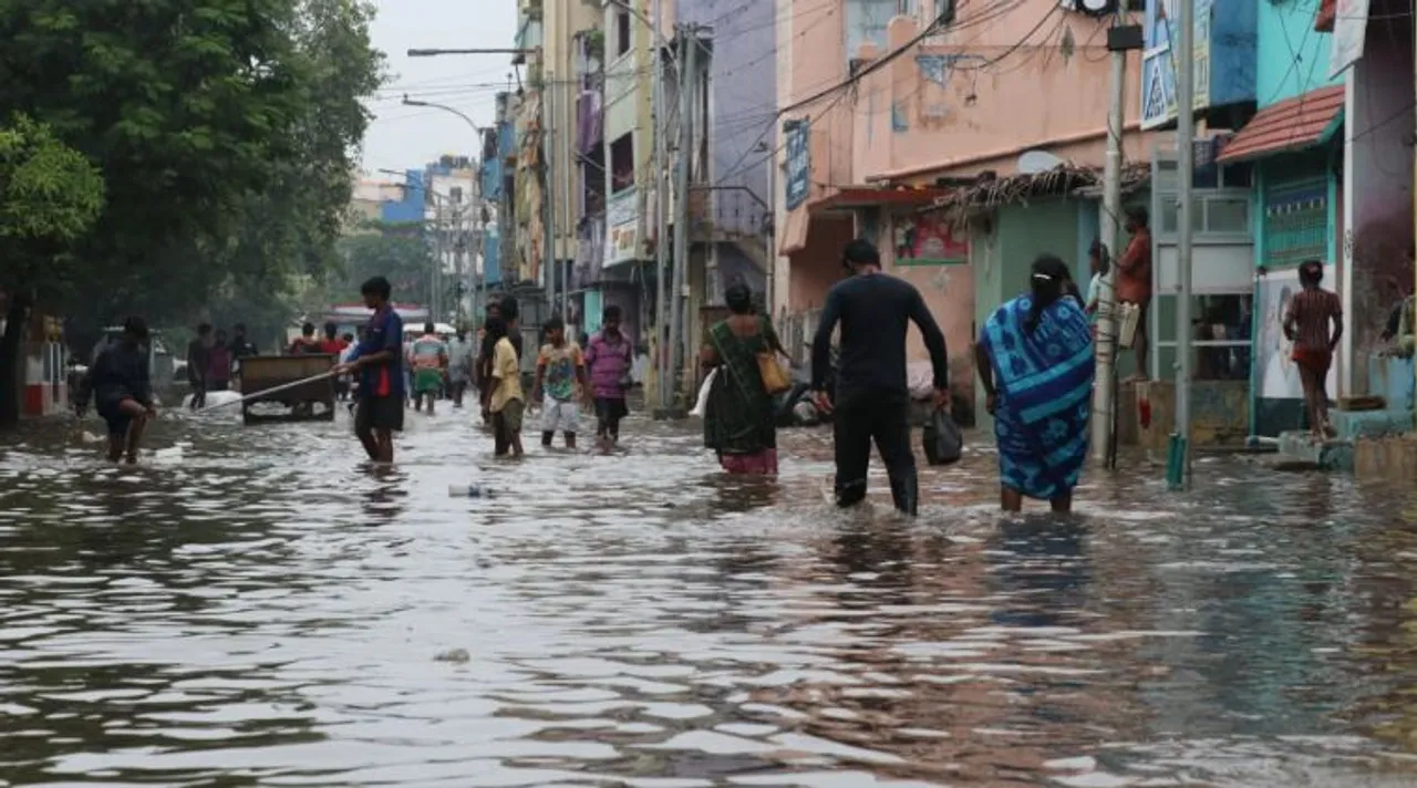 Nivar Cyclone in Chennai 1