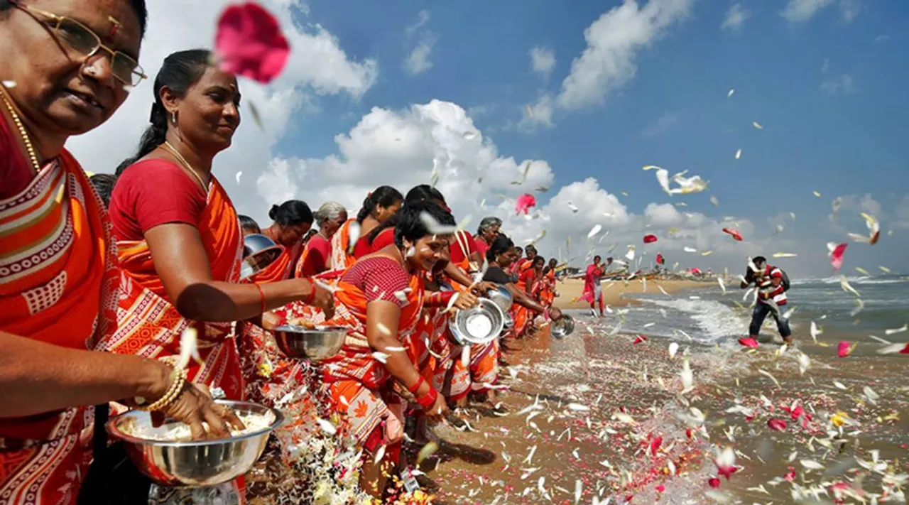 Tsunami 16th anniversary people pay tributes across coastal districts of Tamil Nadu