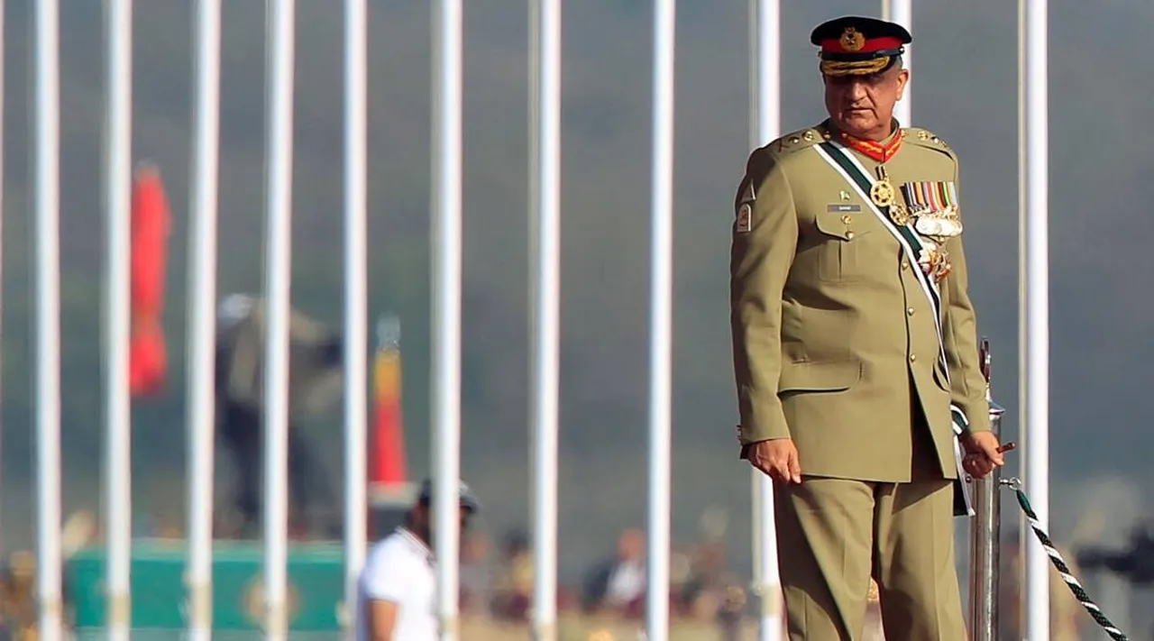 Pakistan Army chief reaches out to India says time to bury past move forward
