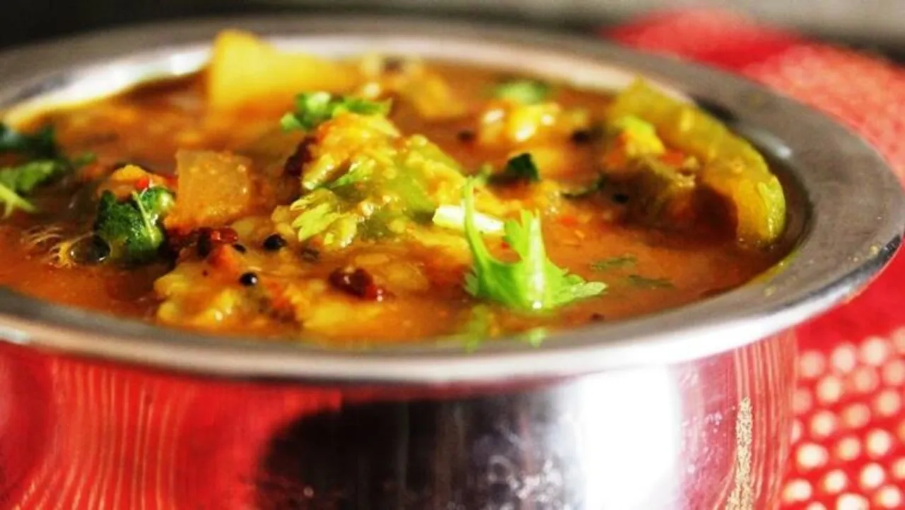 Simple Sambar Recipe Onion Sambar Sambar Recipes Tamil
