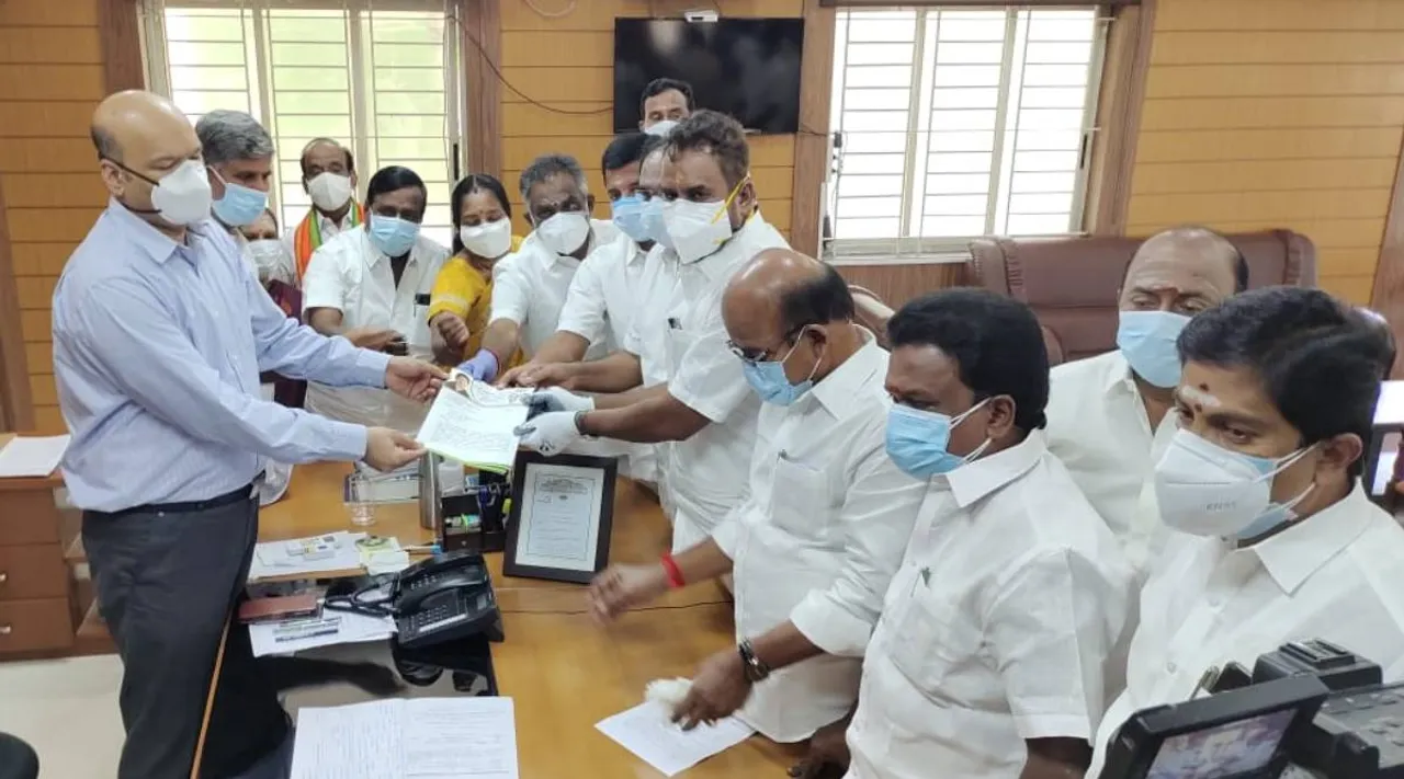 sp velumani, vanathi srinivasan, aiadmk mlas petition at coimbatore collector, step up covid 19 actions, எஸ்பி வேலுமணி, வானதி சீனிவாசன், அதிமுக, பாஜக, கோவை மாவட்ட ஆட்சியரிடம் மனு, தமிழ்நாடு, bjp, aiadmk, mlas