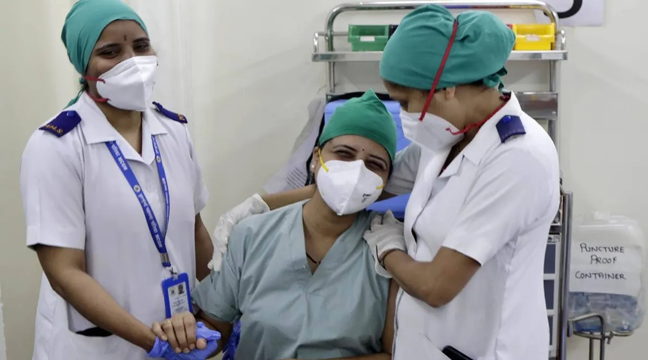 India news in tamil: Karnataka hospital staff sound alarm: Families at risk, vaccinate