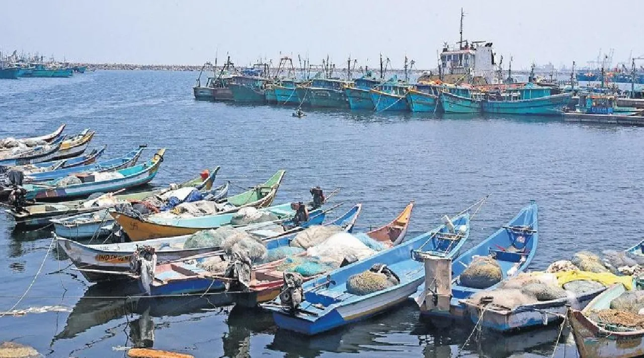 Chennai city news in tamil: Fishing ban ends, only 30% deep-sea vessels likely to go