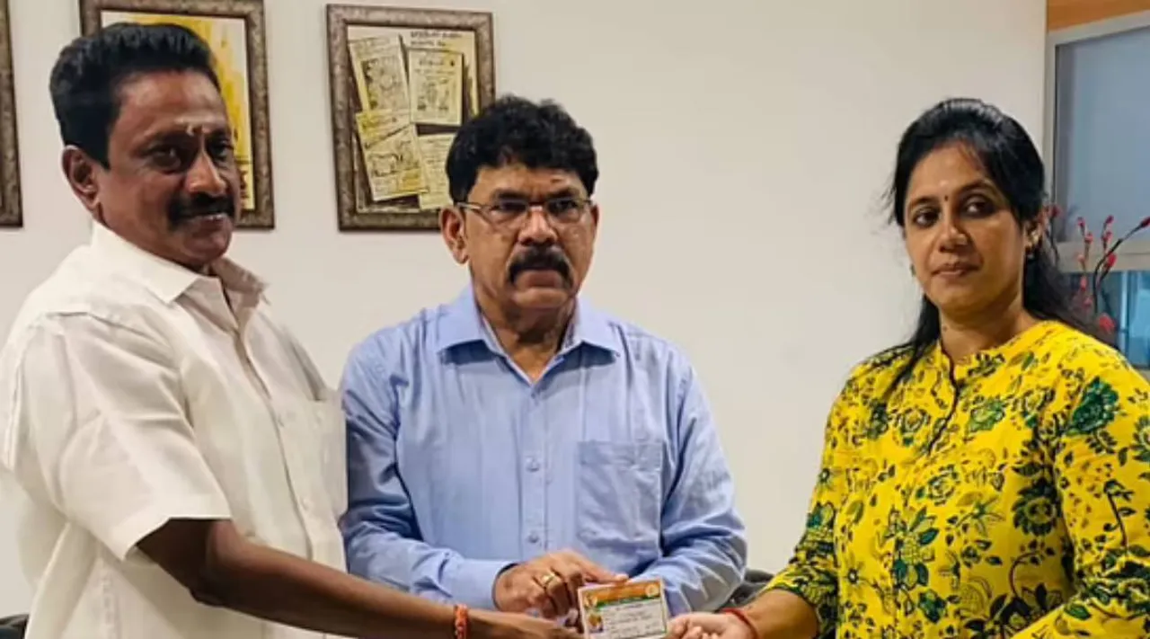 Bharathiyar University, coimbatore, Bharathiyar University Registrar joined in BJP, பாரதியார் பல்கலைக்கழகம், கோவை, துணை வேந்தர் அறையில் பாஜகவில் இணைந்த பதிவாளர், Bharathiyar university registrar joined in BJP controversy, Bharathiyar University Vice Chancellor