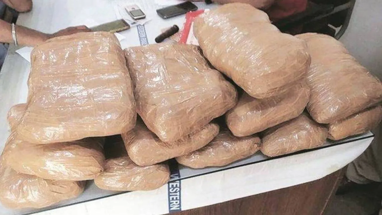 Heroin seized at Mundra port weighs 3000 kg worth Rs 21000 crore, 3000 kg worth Rs 21000 crore Heroin seized, Gujarat, Mundra port, DRI, குஜராத் முந்த்ரா துறைமுகத்தில் ரூ21000 கோடி மதிப்புள்ள 3000 கிலோ ஹெராயின் பறிமுதல், குஜராத், வருவாய் நுண்ணறிவு பிரிவு, Heroin seized, iran, afghanistan