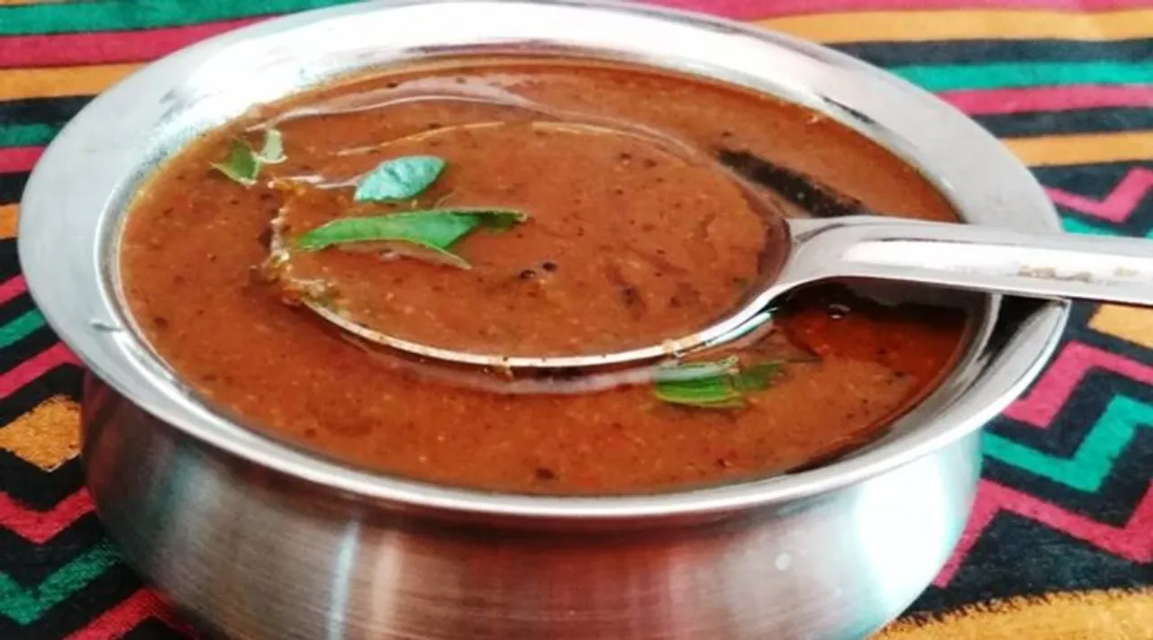 Simple and Healthy Pepper Kuzhambu Recipe Tamil News