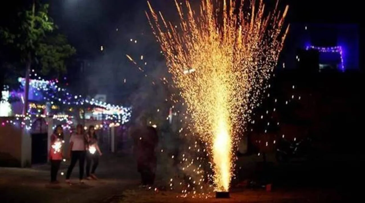 Tamil Nadu new in tamil: TN police file 2,000 cases for violating SC directive on firecrackers