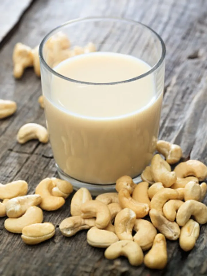 cashew milk 1 - unsplash (1)