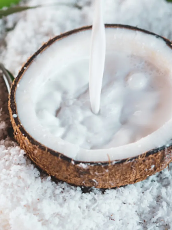 coconut milk 3 - unspalsh (1)