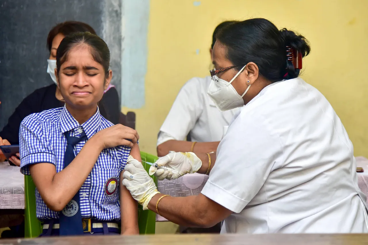 தடுப்பூசி போட யாரையும் கட்டாயப்படுத்தக் கூடாது - உச்ச நீதிமன்றம் உத்தரவு!