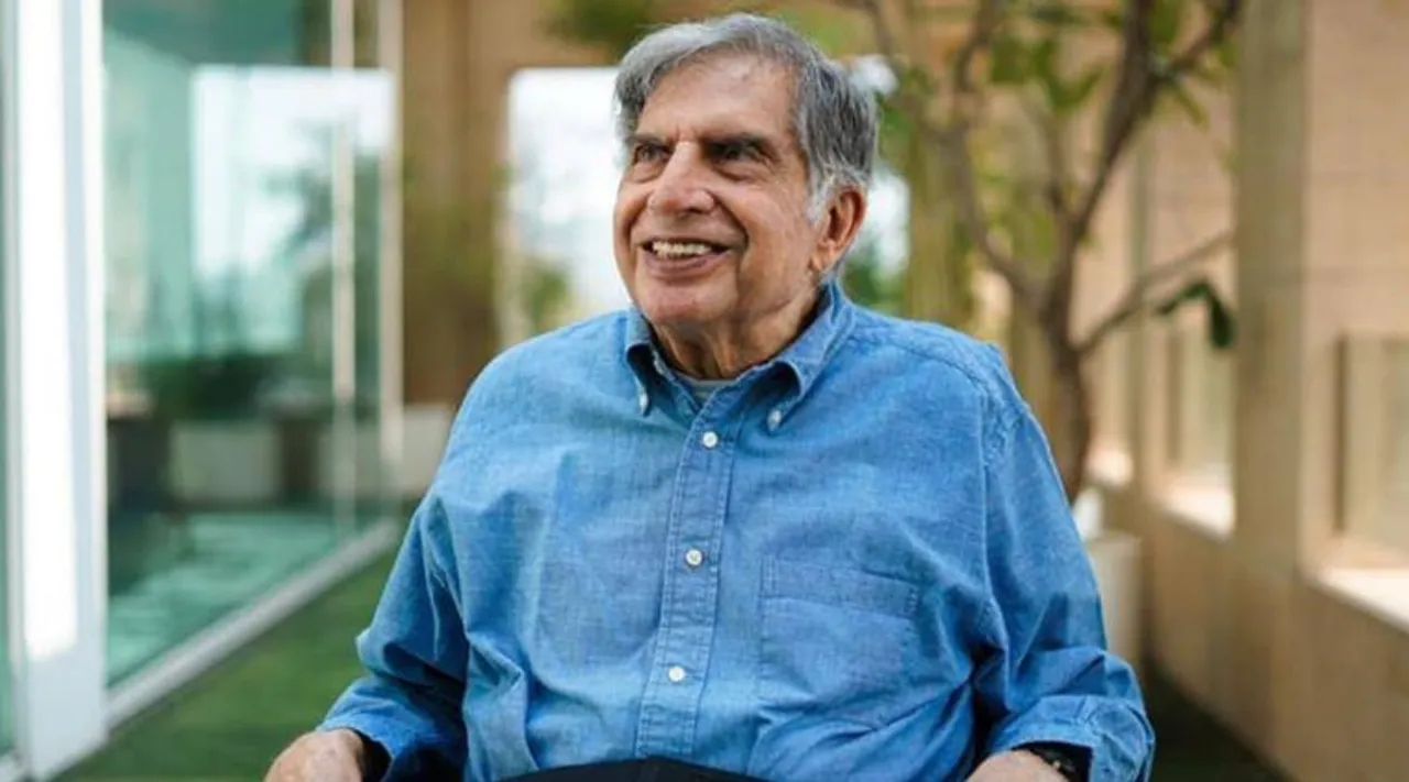 Ratan Tata arriving in Tata Nano to Taj hotel widio goes viral