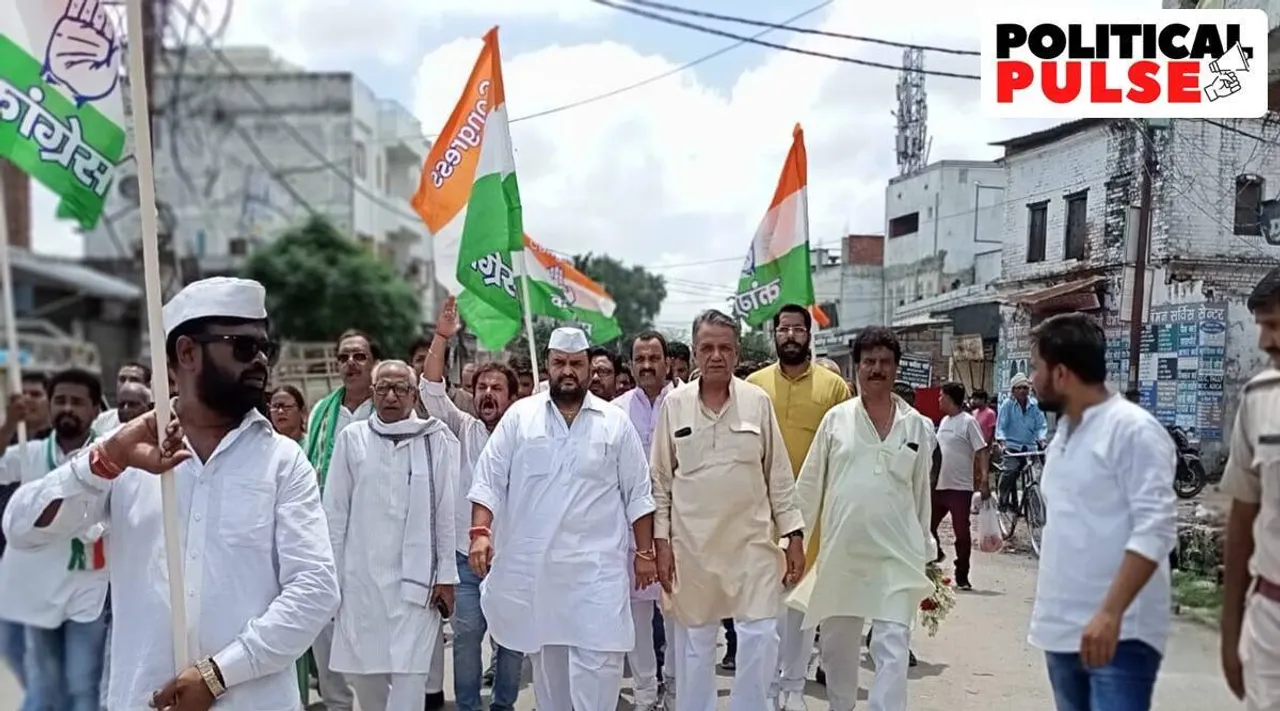 Tiranga, national flag, Azadi ki Gaurav Yatra, priyanka gandhi, congress yatra, Uttar pradesh, Sonia Gandhi, பிரியங்கா காந்தி, காங்கிரஸ், உத்தரப் பிரதேசம், சுதந்திர யாத்திரை, Rahul gandhi, for strong opposition, All India Congress Committee (AICC), political pulse, indian express political news