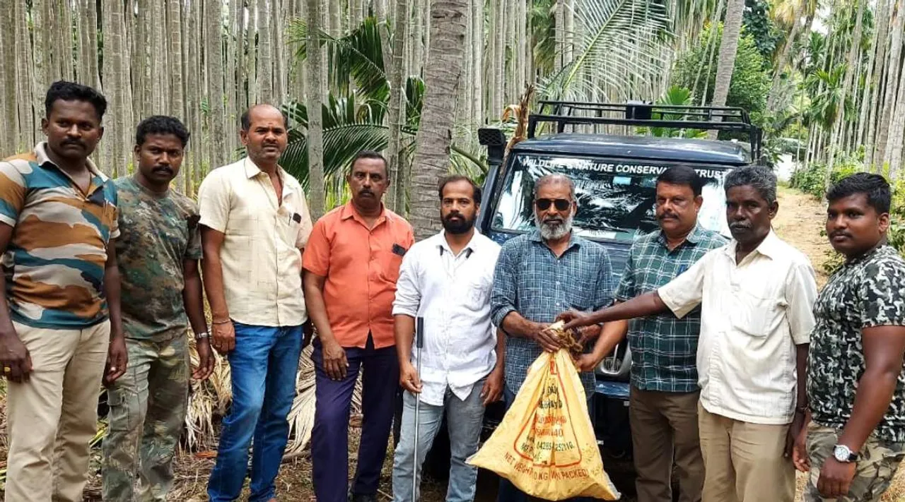 Video: 9 feet king cobra caught by Coimbatore Forest Department after hours of fighting