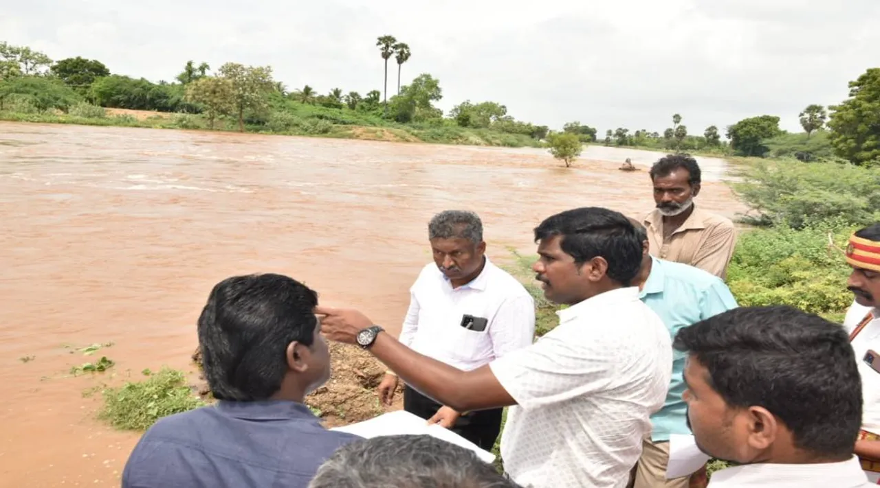 திருச்சி காவிரியில் வெள்ளம்: அம்மா மண்டபம் மூடல்.. தர்ப்பணம், புனித நீராட மாவட்ட நிர்வாகம் தடை