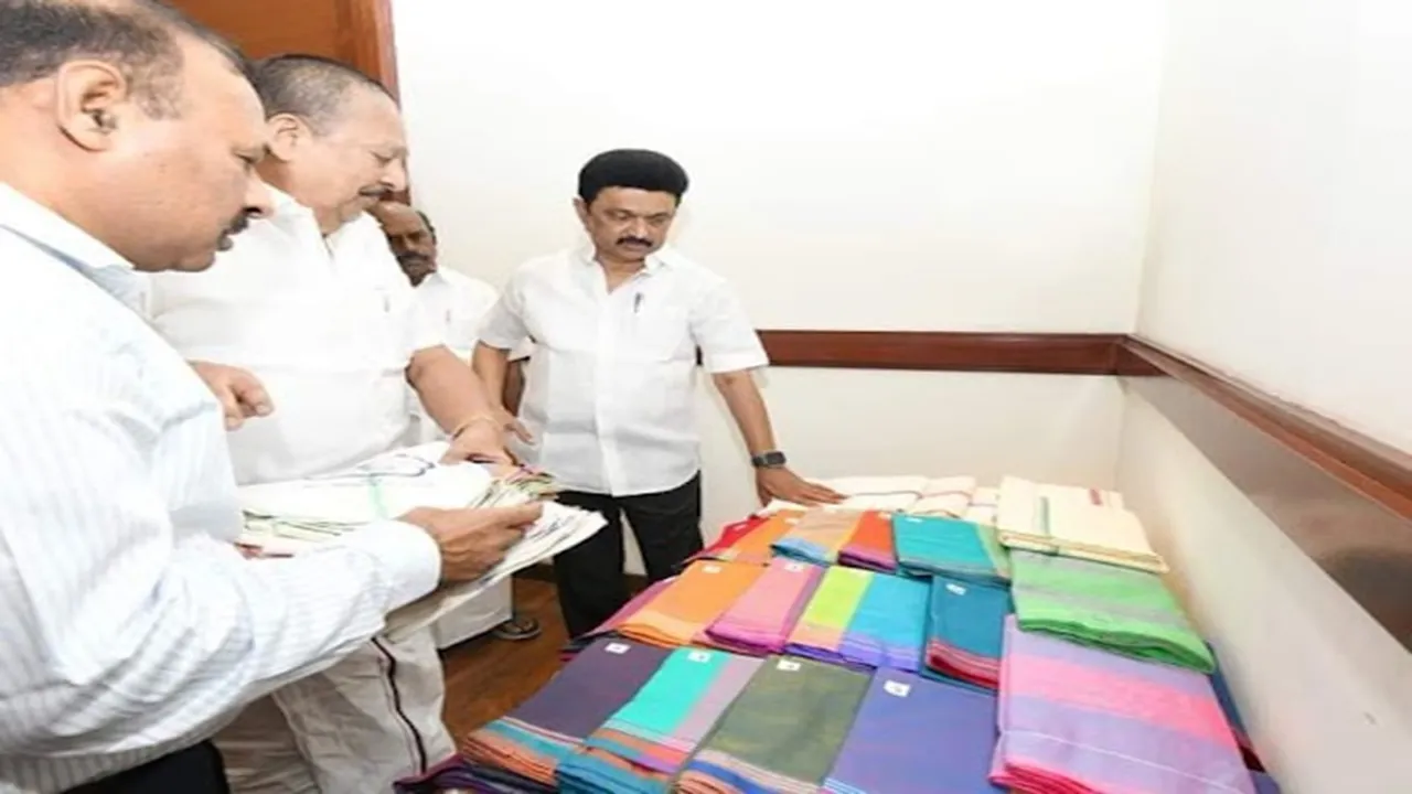 Tamilnadu government is planning to give saree in 15 colors in Pongal Gift