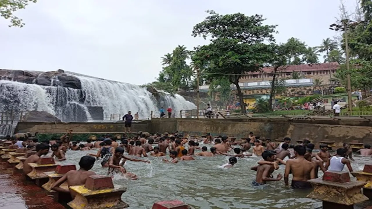 Thirparappu water Falls