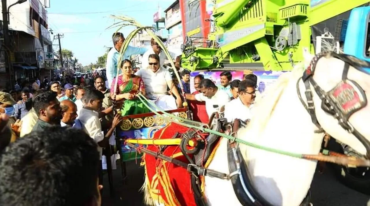 குதிரை வண்டி ஓட்டிய அமைச்சர் சந்திர பிரியங்கா: வைரல் காட்சிகள்