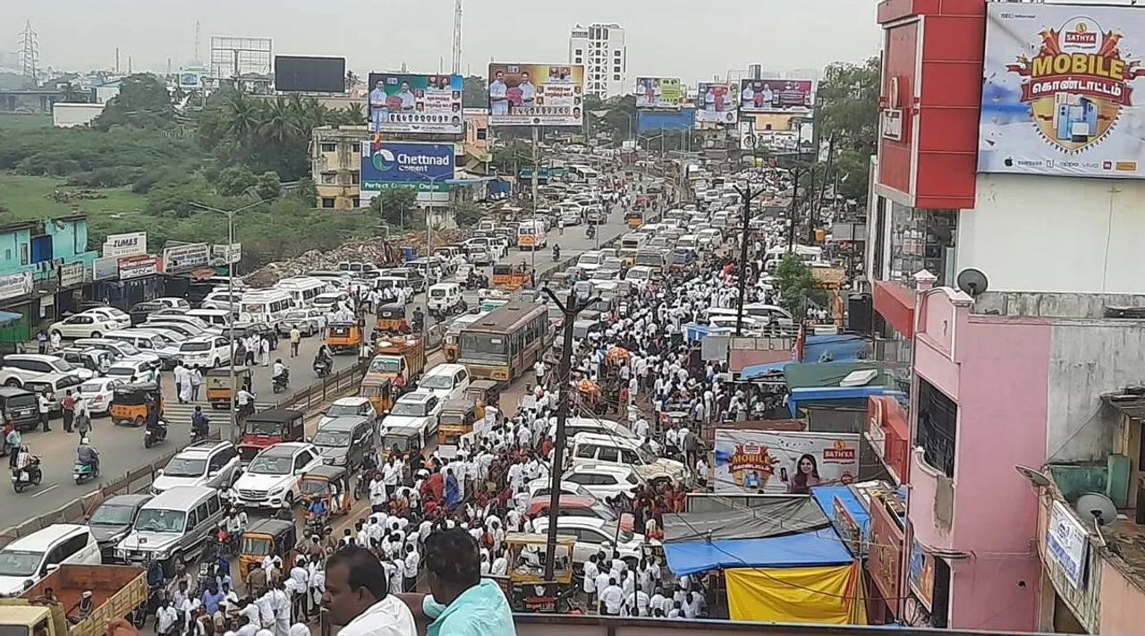 கொருக்குப்பேட்டையில் ரயில்வே மேம்பாலம்: 2 ஆண்டுகளுக்கு போக்குவரத்து மாற்றம்