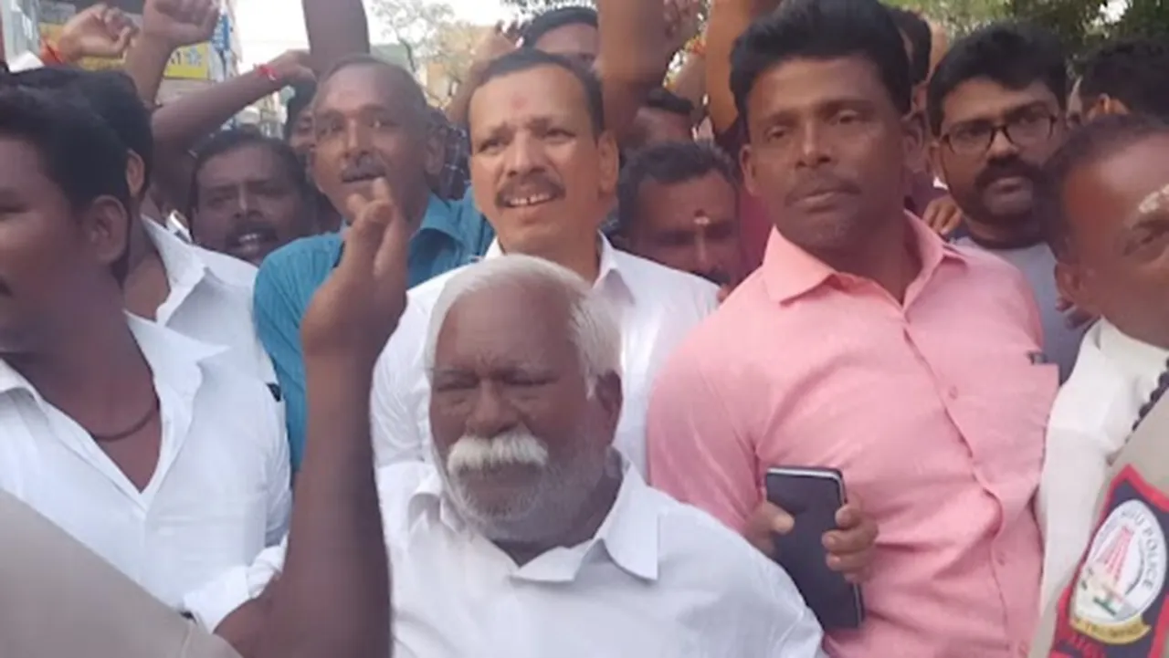 Demonstration at Nagercoil against the ban imposed on Mandaikkadu Hindu religious conference