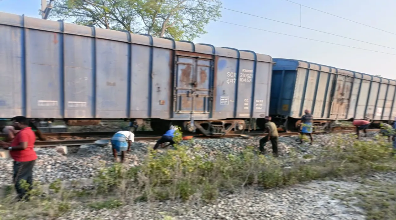 Train derails