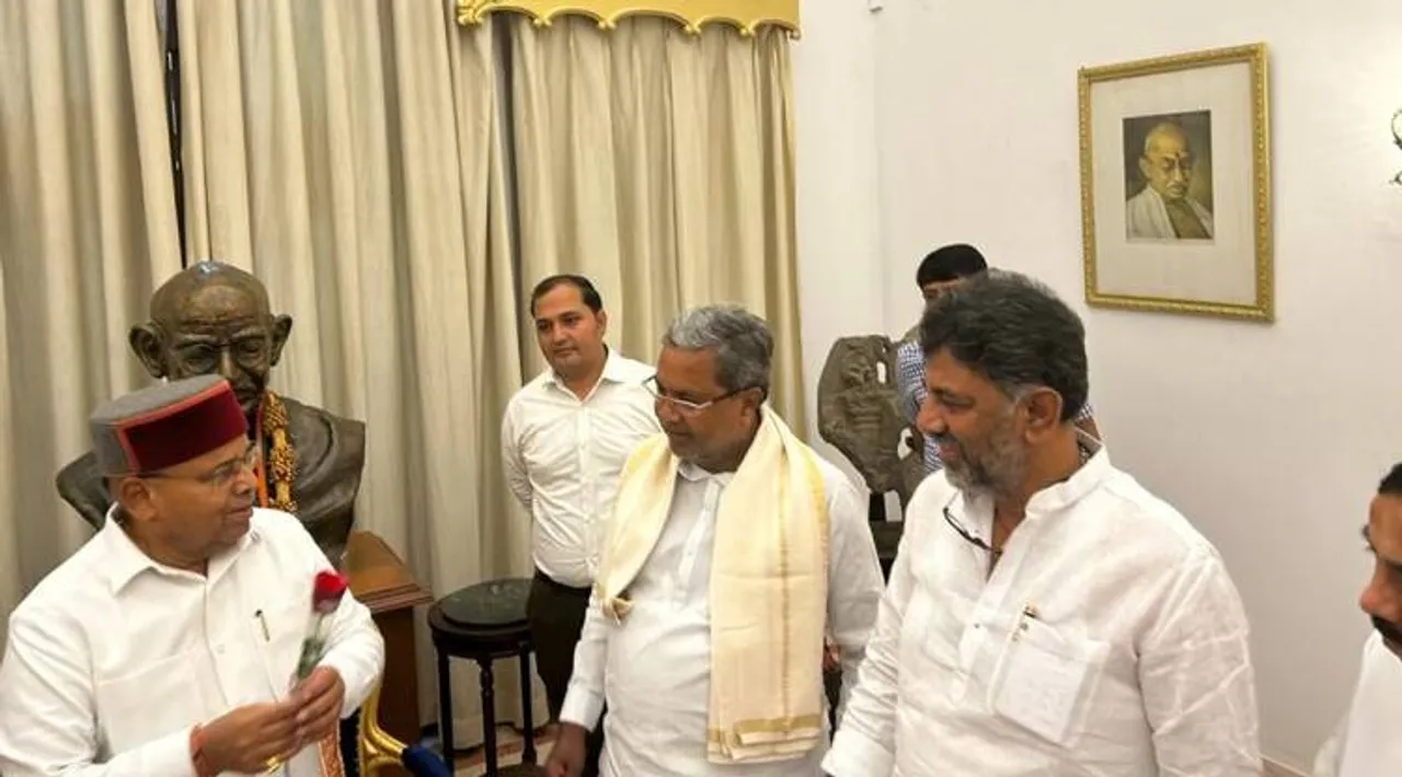Siddaramaiah Shivakumar meet Governor stake claim to form govt