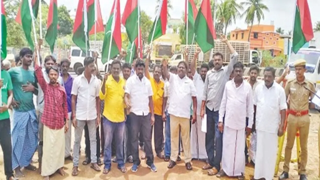 In Trichy Devendra Kula Velalar organized a siege protest