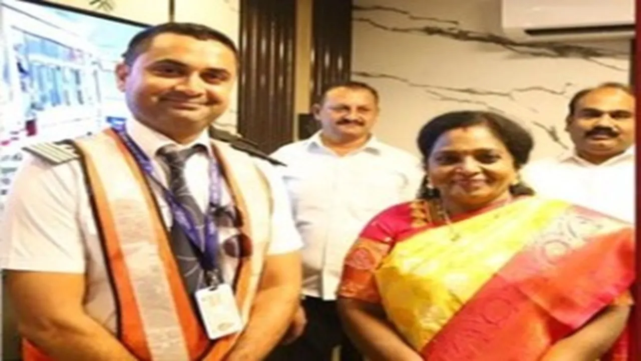 Tamilisai Soundararajan praised the pilot who made the announcement in Tamil