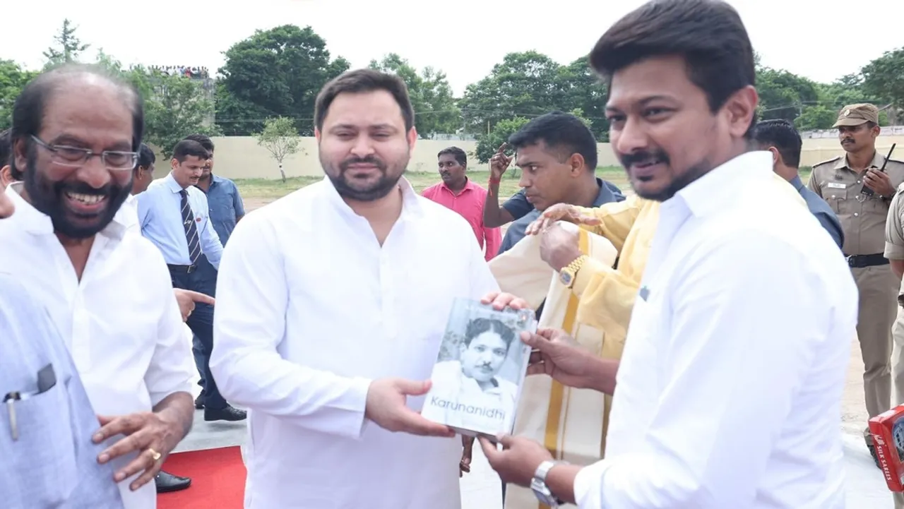 Tejaswi Yadav said in Thiruvar that Karunanidhis principles will guide