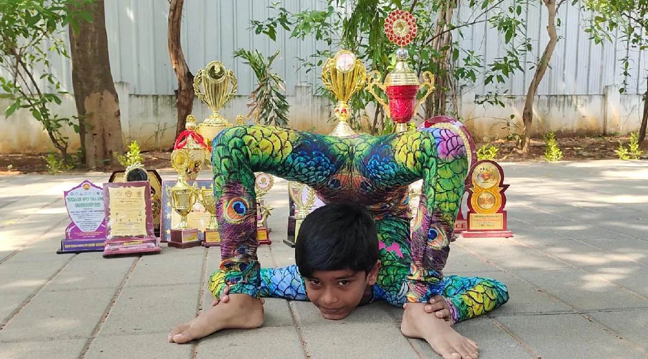 Coimbatore student Sri Sai Guru achievement in yoga Tamil New