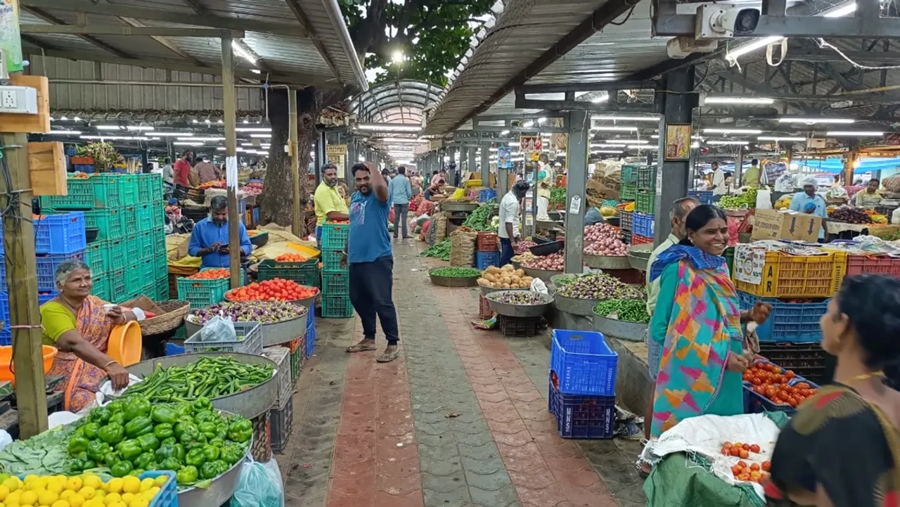 Increase in vegetable prices in Koyambedu Ukkadam market