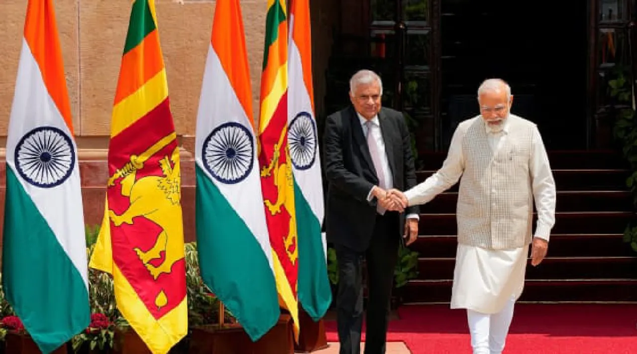 PM Modi meet Sri Lankan President Ranil Wickremesinghe, singed agreements Tamil News