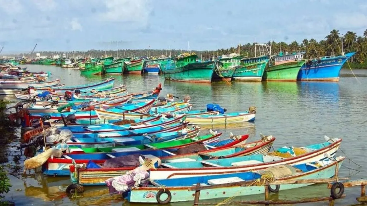 Tamil News Today : வேதாரண்யம் மீனவர்கள் மீது இலங்கை கடல் கொள்ளையர்  தாக்குதல்
