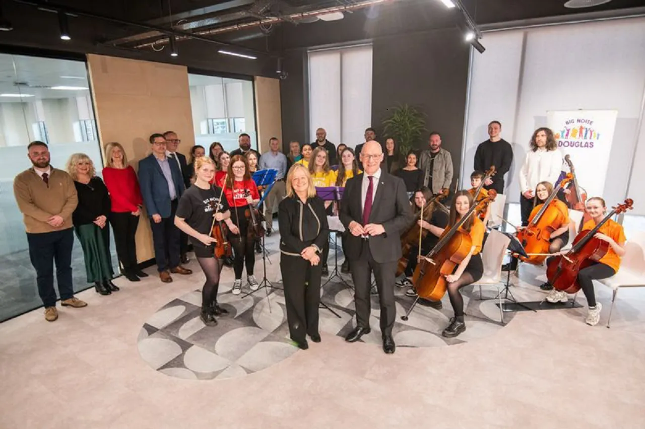 First Minister opens BT’s new office in Dundee
