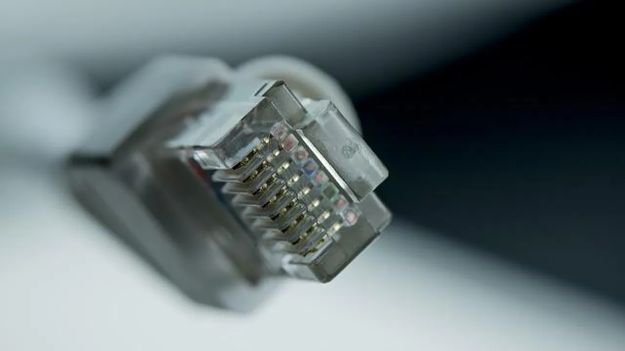 Vodafone gives UK small businesses free broadband for 2021