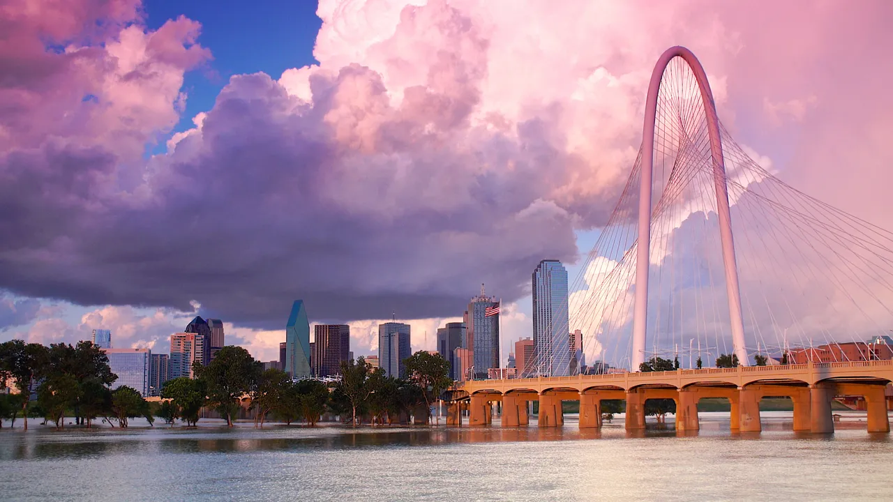 Texas Dallas Skyline 2 Credit Visit The USA.jpg