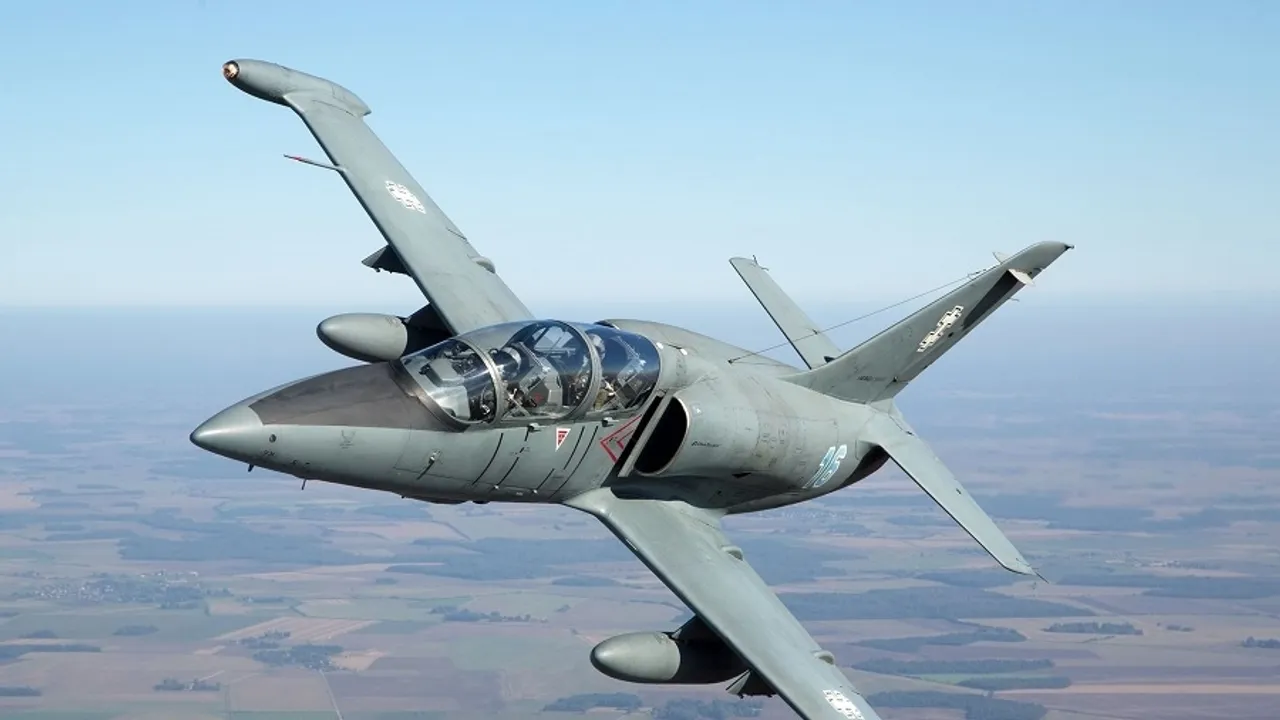 Lithuania Delivers Disassembled L-39ZA Albatros Aircraft to Ukraine for Combat and Pilot Training