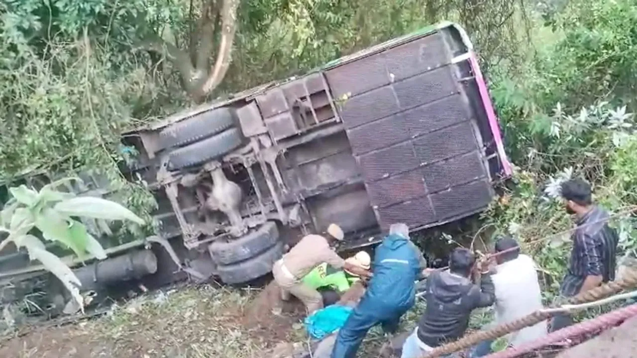 21 Police and Home Guard Personnel Injured in Bus Accident on Bhopal-Betul Highway