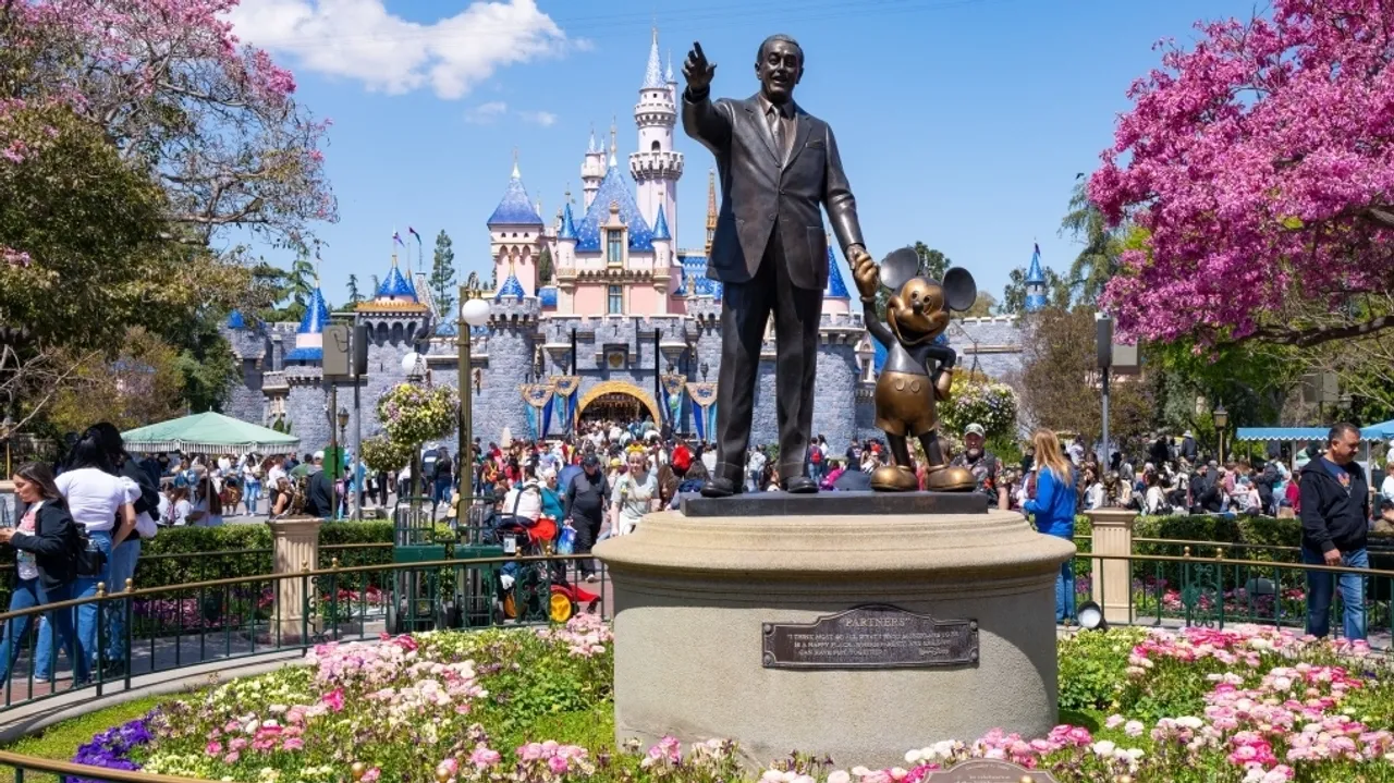 Disneyland Workers Seek Union Representation Amid Concerns Over Pay and Working Conditions